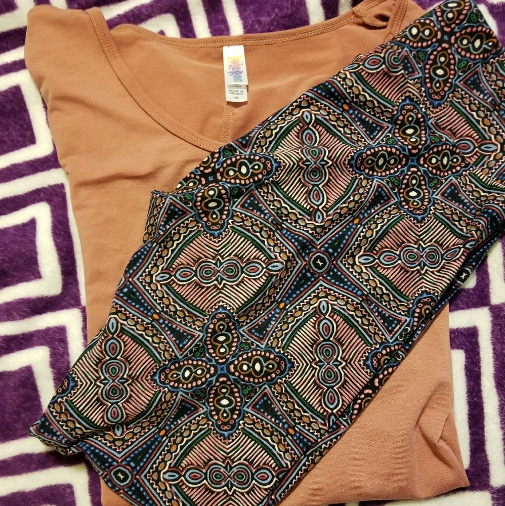 Lularoe OS Leggings and Med. Perfect T